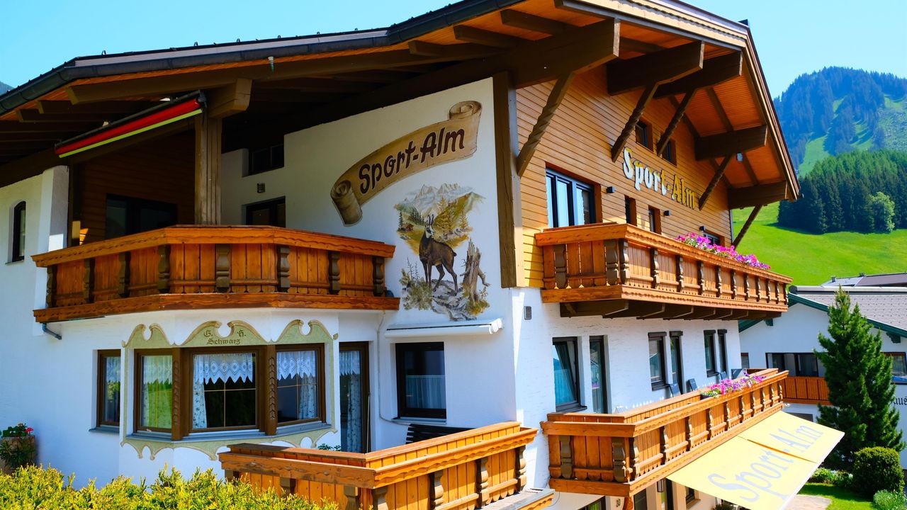 Zeit zum die Sonne genießen in der Sport-Alm Zeit zum die Sonne genießen in der Sport-Alm